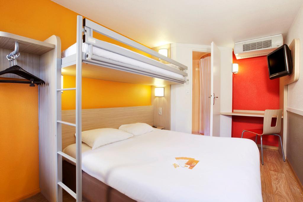 Premiere Classe Valenciennes Ouest Petite Foret Exterior foto